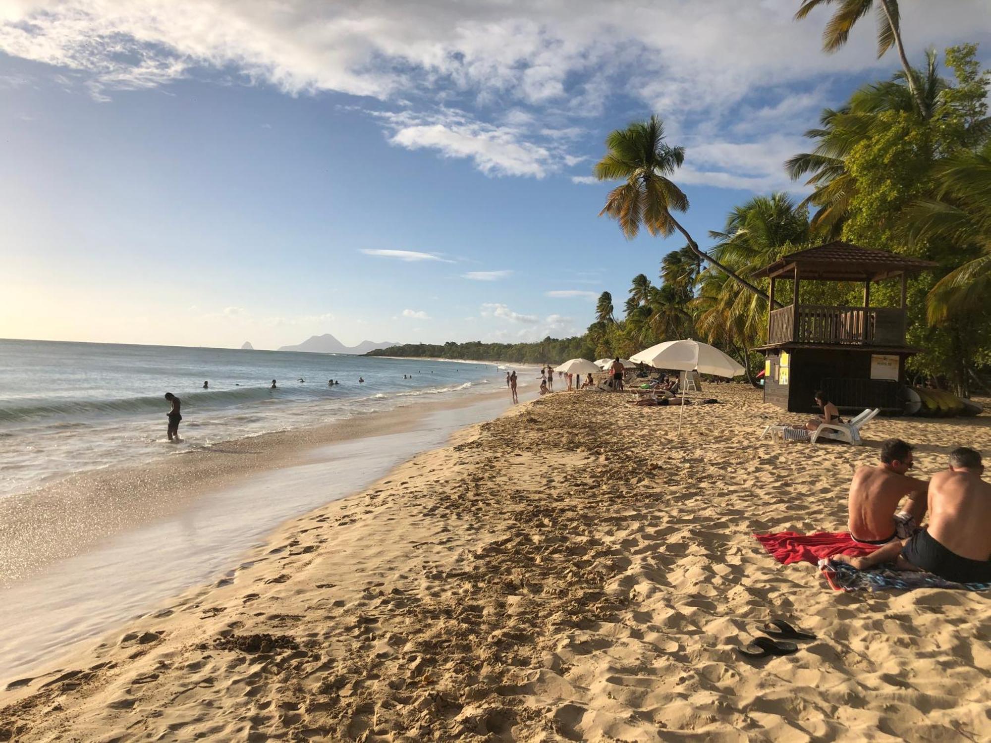 Beau T4 refait à neuf proche plage Sainte-Anne Extérieur photo